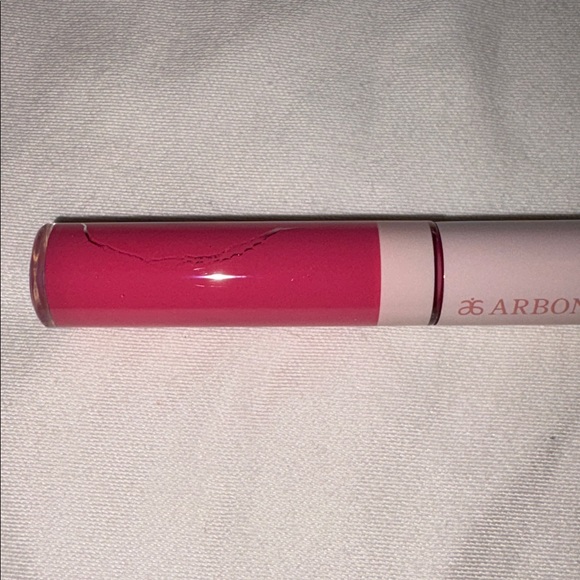 Arbonne Matte & Shine Lip Duo - Fleur
New in box - Picture 4 of 5
